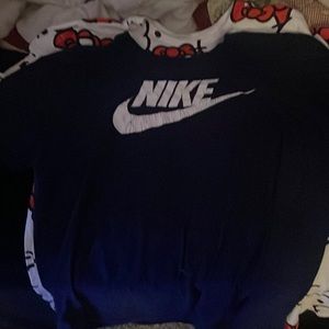 dark blue nike shirt